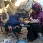 Islam Dardouna sofre de problemas respiratórios que pioraram significativamente devido à exposição constante à fumaça de lenha e depende regularmente de inaladores para asma