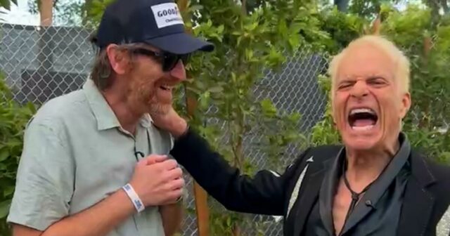 10 (mais) minutos nos bastidores com David Lee Roth no Stagecoach
