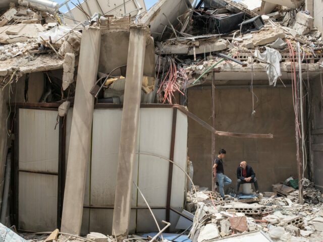 Guerra do Irã ao vivo: Trump diz que Teerã quer fim do bloqueio; Israel mata médicos
