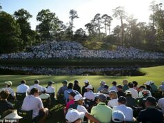 2026 Masters LIVE: Tabela de classificação e atualizações da rodada final enquanto Rory McIlroy enfrenta uma batalha nervosa para manter sua jaqueta verde após o colapso de Augusta AUGUSTA, GEÓRGIA - 11 DE ABRIL: Uma visão geral do buraco 16 durante a terceira rodada do Torneio Masters de 2026 no Augusta National Golf Club em 11 de abril de 2026 em Augusta, Geórgia. (Foto de Heitor Vivas/Getty Images)