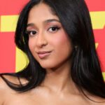 Maitreyi Ramakrishnan, Dylan Colton e Emma Elle Paterson em