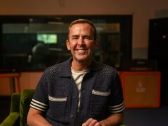 A BBC sabia da investigação policial de Scott Mills em 2017, ‘mas não sabia que o menino que acusava a estrela de crimes sexuais tinha menos de 16 anos’ Scott Mills, 53 anos, foi investigado e depois inocentado por acusações de 'crimes sexuais graves' históricos contra um menino com menos de 16 anos entre 1997 e 2000