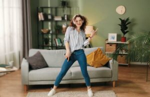 A Geração Z jura que esse hit de 1979 pode trazer dinheiro e boa sorte – mas os especialistas dizem que não há nada de ‘mágico’ nisso A Geração Z jura que esse hit de 1979 pode trazer dinheiro e boa sorte - mas os especialistas dizem que não há nada de 'mágico' nisso