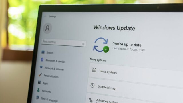 Pause o menu de data de atualizações do Windows.