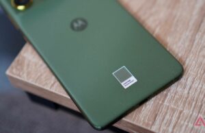 A Motorola está lançando um número ridículo de telefones com o mesmo nome Tela do Motorola Edge 70