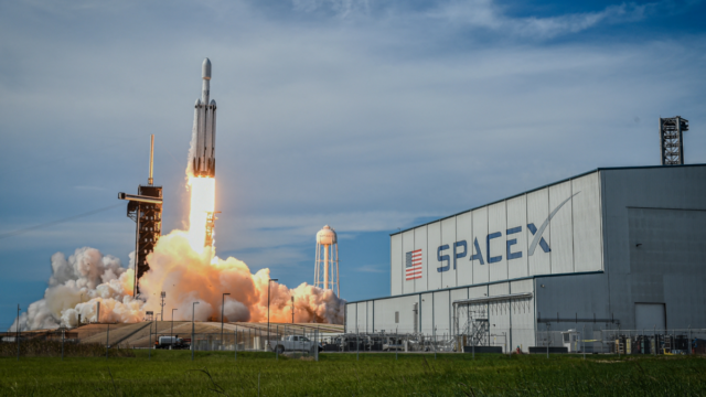 A SpaceX pode estar abrindo o capital com uma grande meta de arrecadação de fundos
