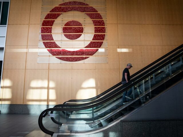 A Target está ordenando que mais funcionários remotos se mudem para sua sede em Minneapolis
