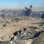 Uma imagem estática divulgada pela mídia iraniana que pretende mostrar uma aeronave dos EUA destruída durante a missão dos EUA para encontrar um aviador preso no Irã.