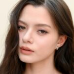 A atriz tailandesa-britânica Becky Armstrong assina com a CAA (EXCLUSIVO)