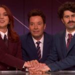 A atualização de fim de semana do 'SNL UK' recruta Jimmy Fallon para assar Jeffrey Epstein, Benson Boone, Lily Allen e mais: 'Somos apenas dois apresentadores, sentamos ao lado de um apresentador mais famoso, pedindo a ele para aumentar nossas classificações'