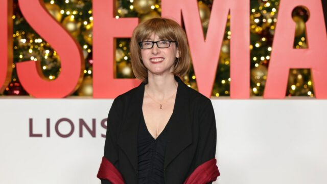 A autora de 'The Housemaid', Freida McFadden, revela sua verdadeira identidade: 'Estou cansada de que isso seja um segredo'
