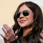 Corey Lewandowski é visto durante um passeio na Convenção Nacional Republicana de 2024, domingo, 14 de julho de 2024, em Milwaukee. (Foto AP/Paul Sancya)