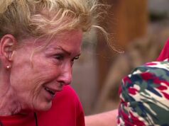 A chorosa Beverley Callard quebra o silêncio ao ser forçada a desistir do I’m A Celebrity South Africa por problemas de saúde Beverley Callard começou a chorar ao ser forçada a deixar I'm A Celebrity South Africa em choque após adoecer no acampamento no episódio de quinta à noite