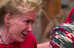 A chorosa Beverley Callard quebra o silêncio ao ser forçada a desistir do I’m A Celebrity South Africa por problemas de saúde Beverley Callard começou a chorar ao ser forçada a deixar I'm A Celebrity South Africa em choque após adoecer no acampamento no episódio de quinta à noite