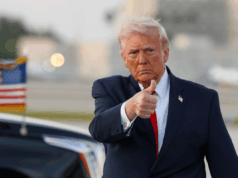 A classificação de aprovação de Donald Trump se reúne com os republicanos President Donald Trump waves to the media after walking off of Air Force One at Miami International Airport on April 11, 2026 in Miami, Florida.