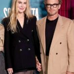 Por dentro do amor colorido de Simon Baker, após alegações de que sua ex-esposa ficou ‘chocada’ com os rumores de que ele está ‘desfrutando de um romance’ com sua boa amiga Nicole Kidman