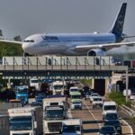 A companhia aérea Lufthansa corta 20.000 voos enquanto a guerra aperta os preços dos combustíveis e suprimentos