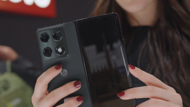 A data de lançamento do Moto Razr Fold nos EUA razr-fold-cesv2