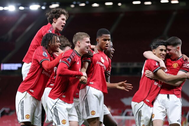 A decisão do time da FA Youth Cup do Man Utd deixa Michael Carrick perdido, mas é genial a longo prazo
