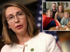 A deputada de Michigan Hillary Scholten revela que o marido ‘de repente’ deixou a família e pediu o divórcio A deputada norte-americana Hillary Scholten fala em uma entrevista coletiva.