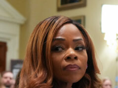 A deputada democrata Sheila Cherfilus-McCormick renuncia ao Congresso momentos antes da audiência de ética A deputada democrata Sheila Cherfilus-McCormick renuncia ao Congresso momentos antes da audiência de ética