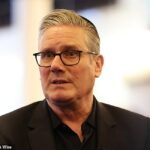 Tendo sobrevivido à votação desprezível, 'fraco e culpado' Starmer parece fraco demais para demitir rebeldes