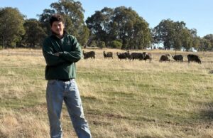 A escassez de mão de obra agrícola pressiona o setor agrícola à medida que os custos continuam a aumentar A escassez de mão de obra agrícola pressiona o setor agrícola à medida que os custos continuam a aumentar