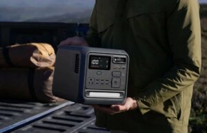 A estação de energia portátil DJI Power 1000 Mini acaba de ser lançada. Mas não para os compradores dos EUA. O novo DJI Power 1000 Mini tem barra de luzes e está tudo bem novamente.