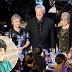 A estrela de 'Brady Bunch' diz que 'saiu totalmente dos trilhos' aos 20 anos depois de crescer em um programa de sucesso