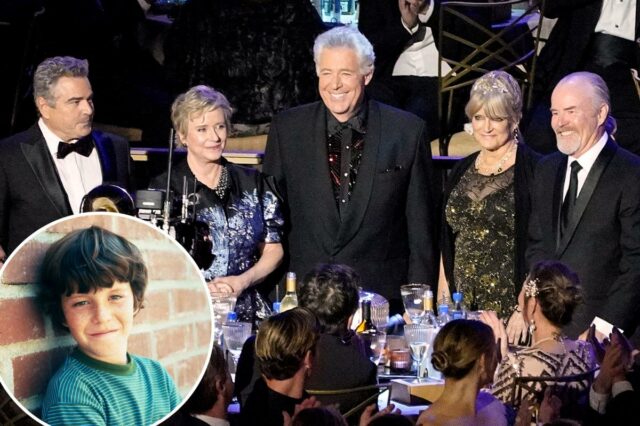 A estrela de 'Brady Bunch' diz que 'saiu totalmente dos trilhos' aos 20 anos depois de crescer em um programa de sucesso
