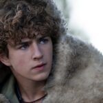 A estrela de 'Percy Jackson', Walker Scobell, faltou ao baile porque os fãs enviaram 'ameaças de morte' para 'todas as adolescentes que pudessem estar remotamente associadas a mim'