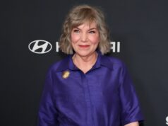 A estrela de ‘The Facts of Life’ Mindy Cohn diz que está lutando contra o câncer pela segunda vez A estrela de 'The Facts of Life' Mindy Cohn diz que está lutando contra o câncer pela segunda vez