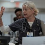 A estrela de 'The Pitt', Katherine LaNasa, sobre o plano sabático 'aterrorizante' de Robby: perdê-lo 'seria como perder um cônjuge'