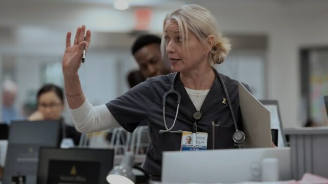 A estrela de 'The Pitt', Katherine LaNasa, sobre o plano sabático 'aterrorizante' de Robby: perdê-lo 'seria como perder um cônjuge'
