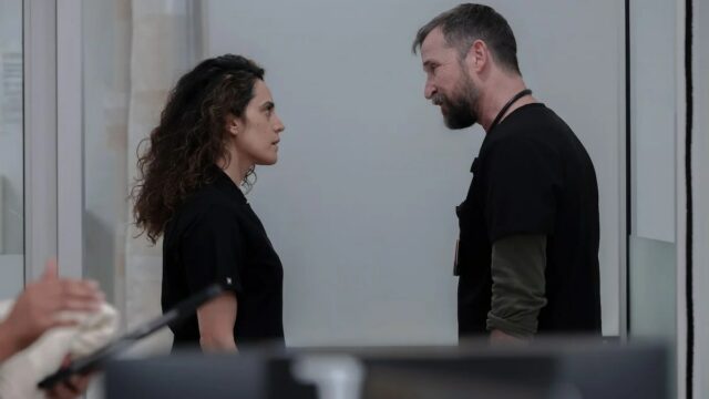 A estrela de 'The Pitt' Sepideh Moafi analisa a crise de saúde de Al-Hashimi e a explosão de Robby 
