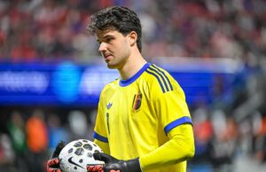 A estrela do Man Utd, Senne Lammens, ainda acha que há uma escolha clara para o ‘melhor goleiro do mundo’ A estrela do Man Utd, Senne Lammens, ainda acha que há uma escolha clara para o 'melhor goleiro do mundo'