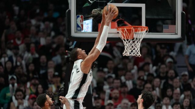 A estrela do San Antonio Spurs, Wembanyama, foi liberada para retornar após uma concussão
