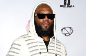 A estrela dos anos 90, Samuel Monroe Jr., está em suporte vital após meningite ser ‘repetidamente diagnosticada incorretamente’ A estrela dos anos 90, Samuel Monroe Jr., está em suporte vital após meningite ser 'repetidamente diagnosticada incorretamente'