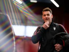 A estrela veterana do Man Utd faz história em Old Trafford como o terceiro jogador da era da Premier League a atingir a marca dos ‘clubes dos anos 40’ A estrela veterana do Man Utd faz história em Old Trafford como o terceiro jogador da era da Premier League a atingir a marca dos 'clubes dos anos 40'