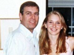 A família de Giuffre pede ao rei Charles que se encontre com os sobreviventes de Epstein durante a visita aos EUA Andrew Mountbatten-Windsor com Virginia Giuffre (centro) e a então assistente pessoal de Jeffrey Epstein, Ghislaine Maxwell, em 2001.