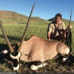 A família enlutada do caçador milionário pisoteado por elefantes revela a maneira terrível como descobriram que ele havia morrido