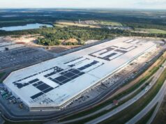 A força de trabalho da fábrica da Tesla no Texas encolherá 22% em 2025 Aerial image of the Tesla factory near Austin