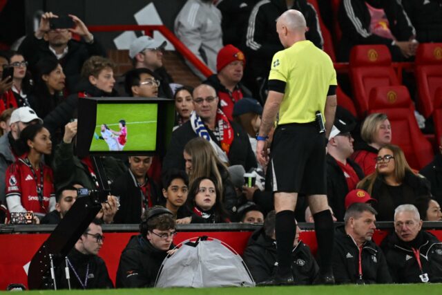 A lenda do Man Utd argumenta que as regras da Premier League estão erradas após a expulsão de Lisandro Martinez contra o Leeds
