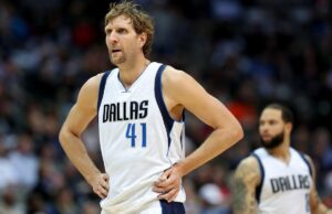A lenda do Mavericks, Dirk Nowitzki, recebeu uma grande homenagem na carreira Former Dallas Mavericks star Dirk Nowitzki