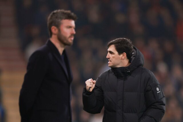 A mistura de 'calma e raiva' de Michael Carrick deveria A mistura de 'calma e raiva' de Michael Carrick deveria ser desejada em vez da 'abordagem honesta' do técnico vinculado ao Man Utd - opinião