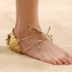 A nova sandália 'quase lá' da Chanel divide os fãs da moda