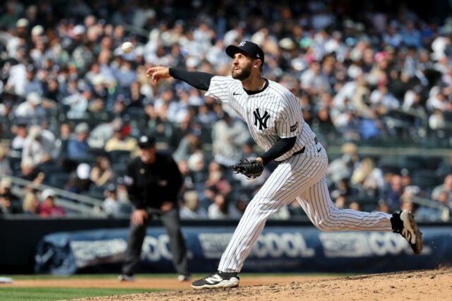 O arremessador do New York Yankees, Jake Bird (59), lançou um arremesso durante a 7ª entrada contra o Miami Marlins.