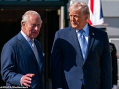 A reação alegre de Donald Trump depois que o Daily Mail descobriu que ele é primo do rei Charles… enquanto ele revela o sonho secreto do Palácio de Buckingham O Daily Mail revelou na segunda-feira que o presidente é parente do rei através de seu ancestral comum, o terceiro conde de Lennox, bisneto do rei Jaime II da Escócia.