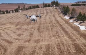 A semeadura com drones dá aos agricultores do PEI uma vantagem na temporada A semeadura com drones dá aos agricultores do PEI uma vantagem na temporada