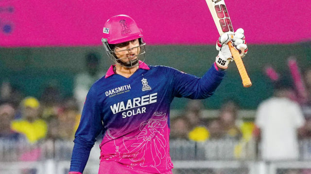 A sensação adolescente Vaibhav Sooryavanshi brilha, mesmo em causa perdida
